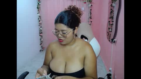 Snapshot of natalie_tits1 chatting on October 2025 06:50:02 PM natalie_tits1 online show from October 2025 06:50:02 PM