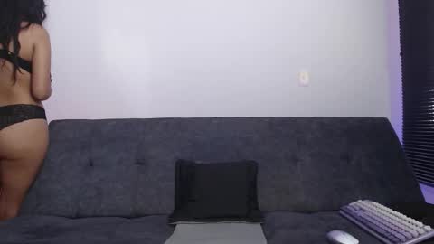   online show from December 2025 02:47:01 PM