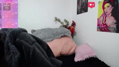 Snapshot of natasha_stg chatting on October 2025 07:10:02 PM Natasha online show from October 2025 07:10:02 PM