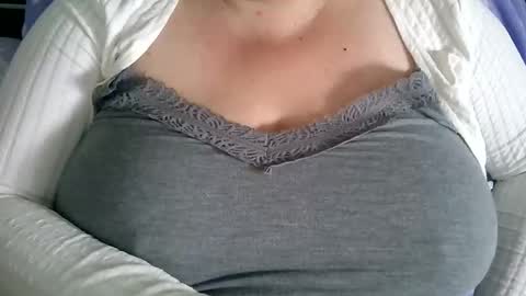 Snapshot of natashaxl chatting on October 2025 09:10:02 AM NatashaXL online show from October 2025 09:10:02 AM