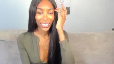 Snapshot of natassiadreamsxxx chatting on May 2026 12:50:01 AM Natassia Dreams online show from May 2026 12:50:01 AM