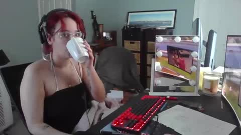 natbaby2002 online show from April 2026 06:25:01 PM