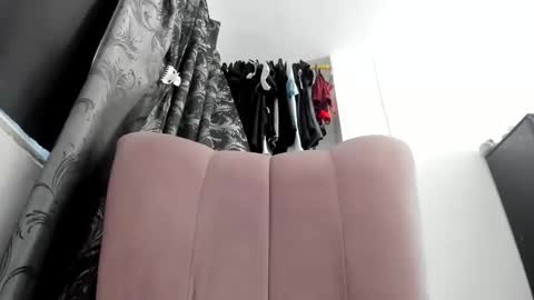     NATHALIA online show from April 2026 03:28:02 PM