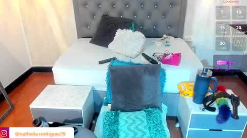 N A T H A L I A online show from November 2025 04:39:02 PM