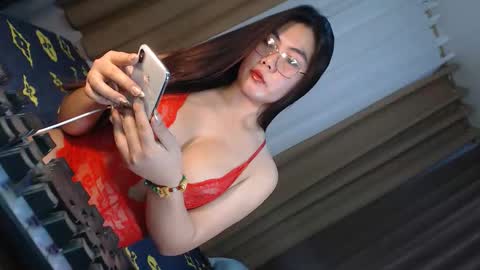 Queen Marga online show from November 2025 12:21:01 AM