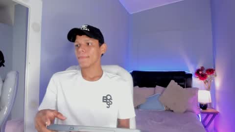 Snapshot of nathalie_moon_ chatting on April 2026 01:11:01 PM nathalie_moon_ online show from April 2026 01:11:01 PM