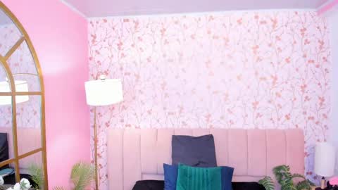 nathalie rossel online show from April 2026 07:06:01 PM