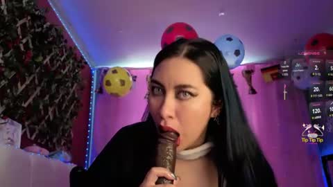 Nathalie online show from June 2026 04:38:02 PM