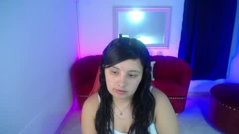 nathaly low online show from July 2026 12:31:01 PM