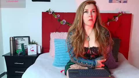 Snapshot of nathaly_stepmom chatting on October 2025 11:54:02 AM Natha online show from October 2025 11:54:02 AM