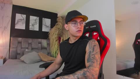 Snapshot of nathan_gross chatting on February 2025 02:33:01 AM nathan_gross online show from February 2025 02:33:01 AM