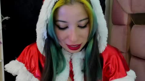 Snapshot of natsuki_09 chatting on December 2024 04:04:02 AM Nat online show from December 2024 04:04:02 AM