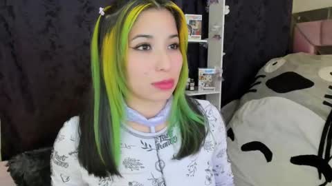 Snapshot of natsuki_09 chatting on February 2025 07:43:01 AM Nat online show from February 2025 07:43:01 AM