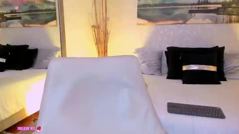 Natalia online show from September 2025 07:38:01 PM