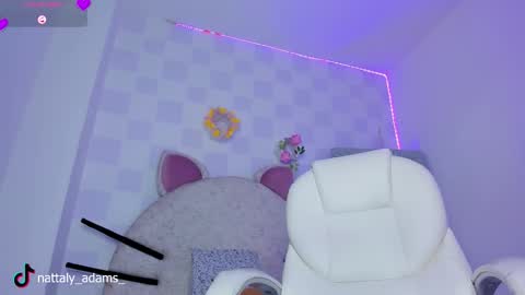 Naty online show from October 2025 08:00:02 PM