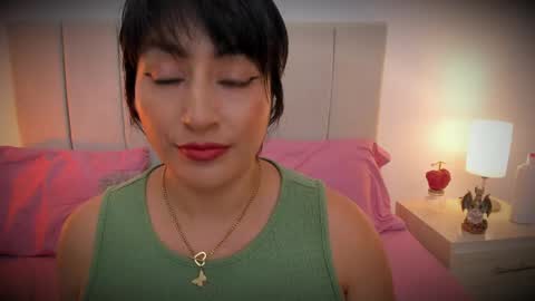 Snapshot of natty_bush chatting on April 2026 07:38:02 PM Nathalie online show from April 2026 07:38:02 PM