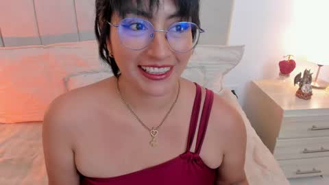 Snapshot of natty_bush chatting on May 2026 08:50:02 PM Nathalie online show from May 2026 08:50:02 PM
