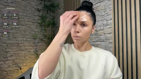 NATTY FIERROS online show from December 2025 06:22:01 AM