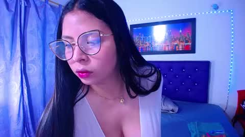 Snapshot of naturalboobs1 chatting on March 2025 03:13:02 AM Annie online show from March 2025 03:13:02 AM