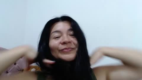 Snapshot of naturally_mature chatting on December 2024 04:36:02 AM Sammy online show from December 2024 04:36:02 AM