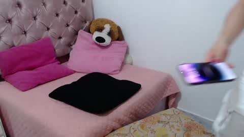 Snapshot of naturally_mature chatting on December 2024 08:07:02 AM Sammy online show from December 2024 08:07:02 AM