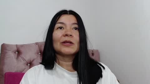 Snapshot of naturally_mature chatting on February 2025 04:03:02 AM Sammy online show from February 2025 04:03:02 AM