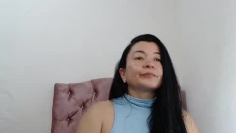 Snapshot of naturally_mature chatting on December 2025 05:49:02 AM Sammy online show from December 2025 05:49:02 AM