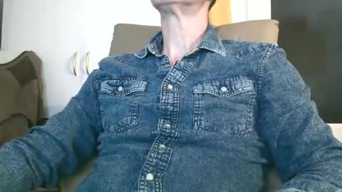 Snapshot of naturista25 chatting on November 2025 05:03:01 PM naturista25 online show from November 2025 05:03:01 PM