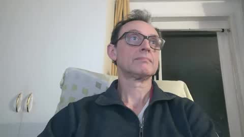 naturista25 online show from December 2025 09:32:02 PM