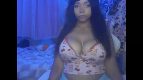 Snapshot of natxurall chatting on April 2026 09:07:01 AM Amara rose online show from April 2026 09:07:01 AM