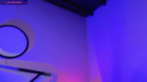 Naty Saenz online show from September 2025 09:43:02 AM