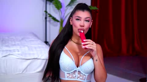 Naty online show from September 2025 07:20:01 AM