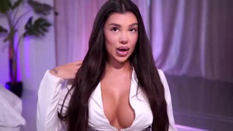 Naty online show from March 2026 07:53:01 PM