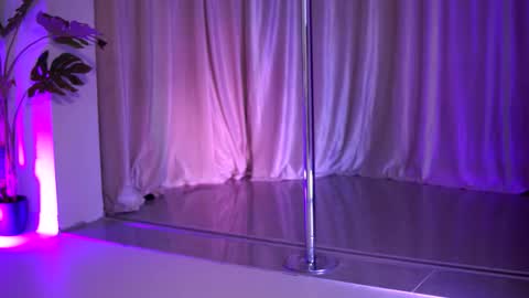 Naty online show from March 2026 08:05:01 PM