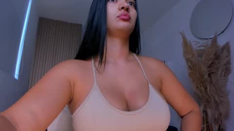 Snapshot of natyferrer chatting on October 2025 11:20:02 AM Naty Ferrer online show from October 2025 11:20:02 AM