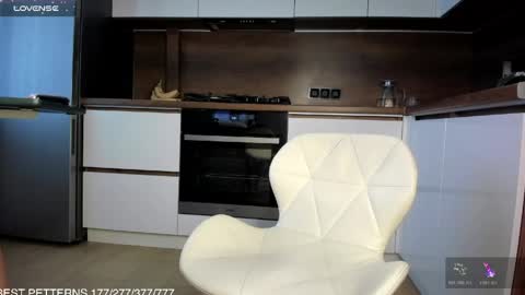 Alex Walker online show from May 2026 06:18:01 AM