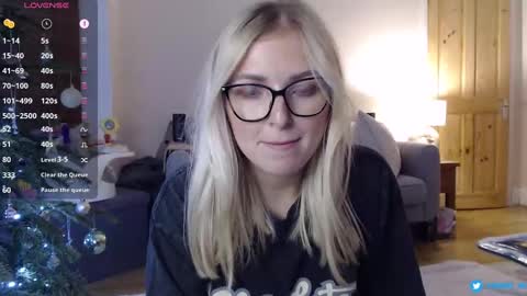 Snapshot of naughty__bex chatting on December 2024 08:45:02 PM Bex currently on maternity leave online show from December 2024 08:45:02 PM