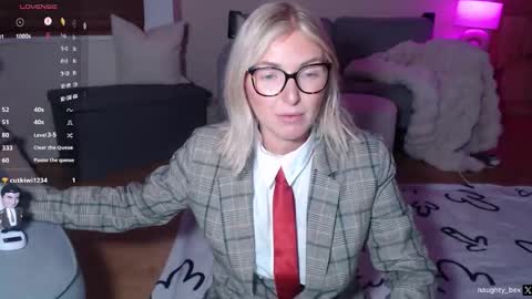 Snapshot of naughty__bex chatting on October 2025 09:37:01 PM Bex currently on maternity leave online show from October 2025 09:37:01 PM