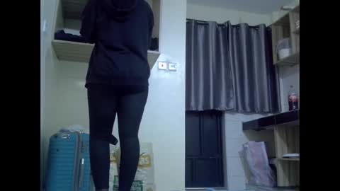 candy online show from November 2025 09:48:02 PM