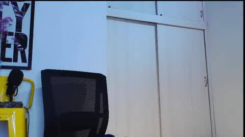 Em  please help me reach 100 thumbs up 3 online show from March 2026 02:59:01 AM