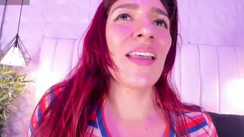 Snapshot of naughty_flower18 chatting on January 2025 02:06:02 AM Flor online show from January 2025 02:06:02 AM