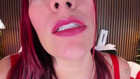 Snapshot of naughty_flower18 chatting on March 2025 02:50:01 AM Flor online show from March 2025 02:50:01 AM