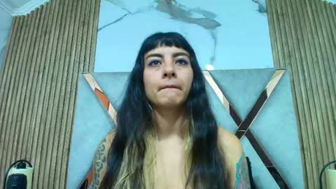 Kitten online show from May 2026 11:07:01 AM