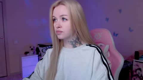 Snapshot of naughty_mablee chatting on April 2026 01:16:02 AM Mable online show from April 2026 01:16:02 AM