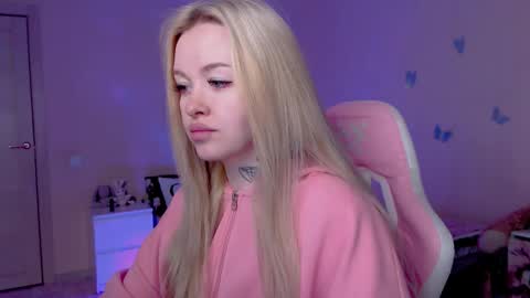 Snapshot of naughty_mablee chatting on May 2026 12:19:02 AM Mable online show from May 2026 12:19:02 AM