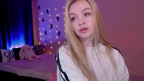 Snapshot of naughty_mablee chatting on May 2026 01:22:01 AM Mable online show from May 2026 01:22:01 AM
