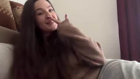 Elena online show from December 2025 10:46:02 AM