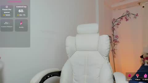 Snapshot of naughty_sexy_girl_1 chatting on June 2026 12:22:02 AM Lau online show from June 2026 12:22:02 AM