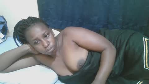 Snapshot of naughty_slender2 chatting on October 2025 03:07:02 AM jn online show from October 2025 03:07:02 AM