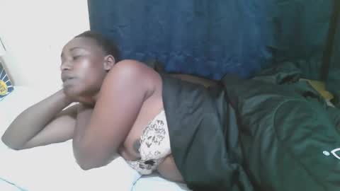 Snapshot of naughty_slender2 chatting on October 2025 02:26:01 AM jn online show from October 2025 02:26:01 AM